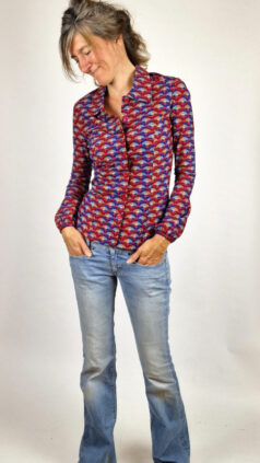 bakery-ladies-blouse-ginny-polo-lipstick