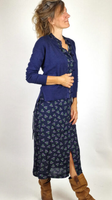 nice-things-jurk-anemones-navy-vest-roundneck-navy