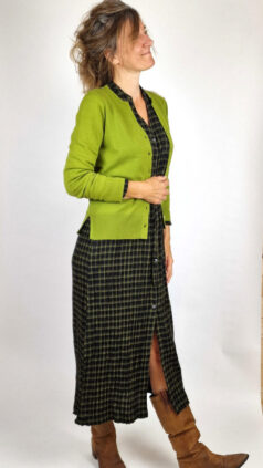 nice-things-jurk-crinkle-checks-black-vest-round-neck-light-olive