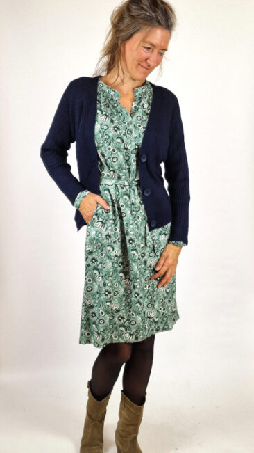 nice-things-vest-ribbed-navy-tranquillo-blousejurk-paisley-flower