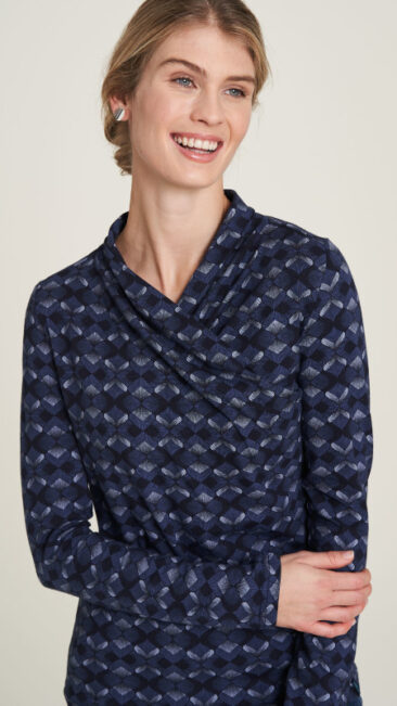 tranquillo-shirt-wrap-quatrefoil