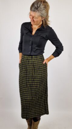 who's-that-girl-blouse-hinka-uni-black-nice-things-rok-crinkle-checks