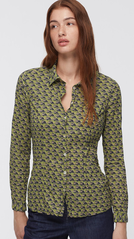 nice-things-blouse-bonnie's-car