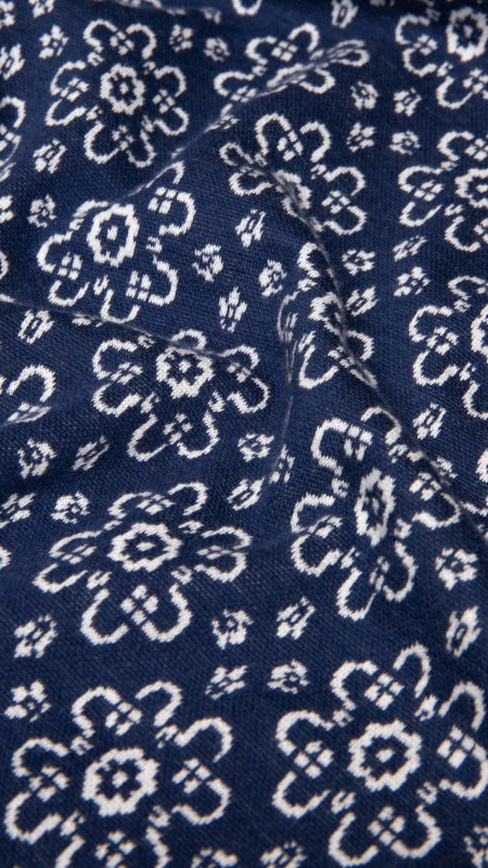 blutsgeschwister-shirt-safe-and-warm-turtle-alpine-rose-jacquard