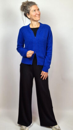 nice-things-vest-zipper-kobalt-surkana-broek-black