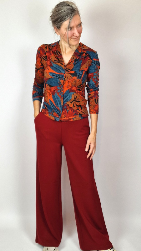 surkana-blouse-lapel-brique-broek-english-red