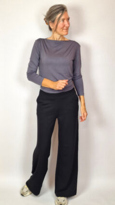 surkana-shirt-grey-broek-black